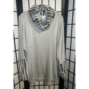 Tess Elliot Studio Grey Sweater Faux Fur‎ Trim Size Large